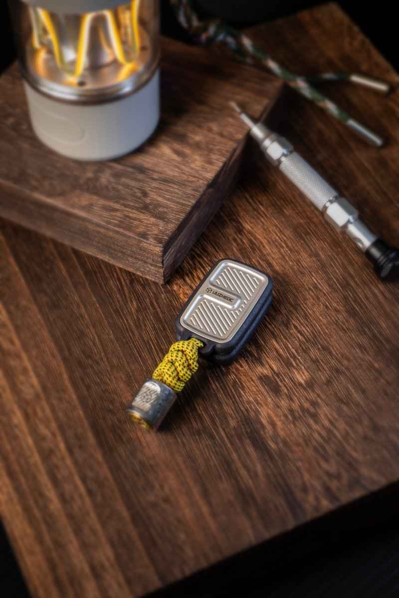 Armor Trick Slider – Replaceable Protective Frames, Floating Slider, Tuning-Fork Sound