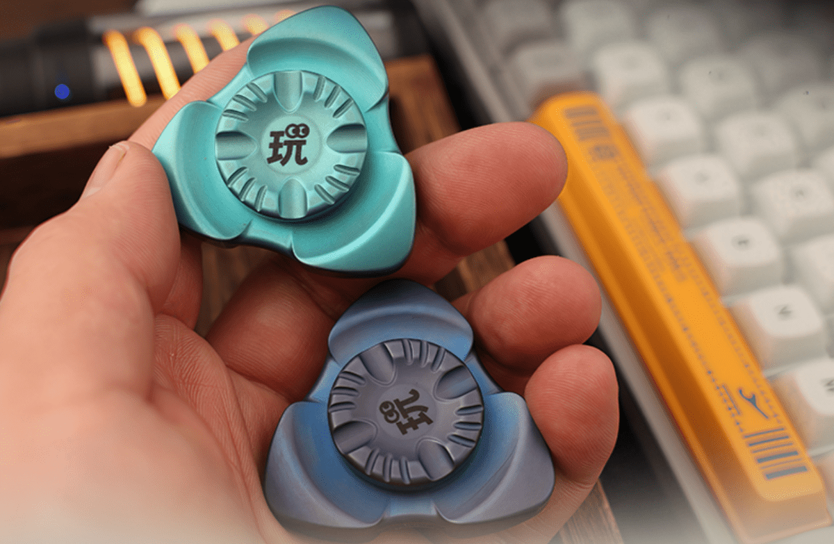 Exorcise Demons — Sangye Three-Leaf Titanium Spinner | CNC Premium Fidget Toy - gamerstoretoysFidgetSppiner