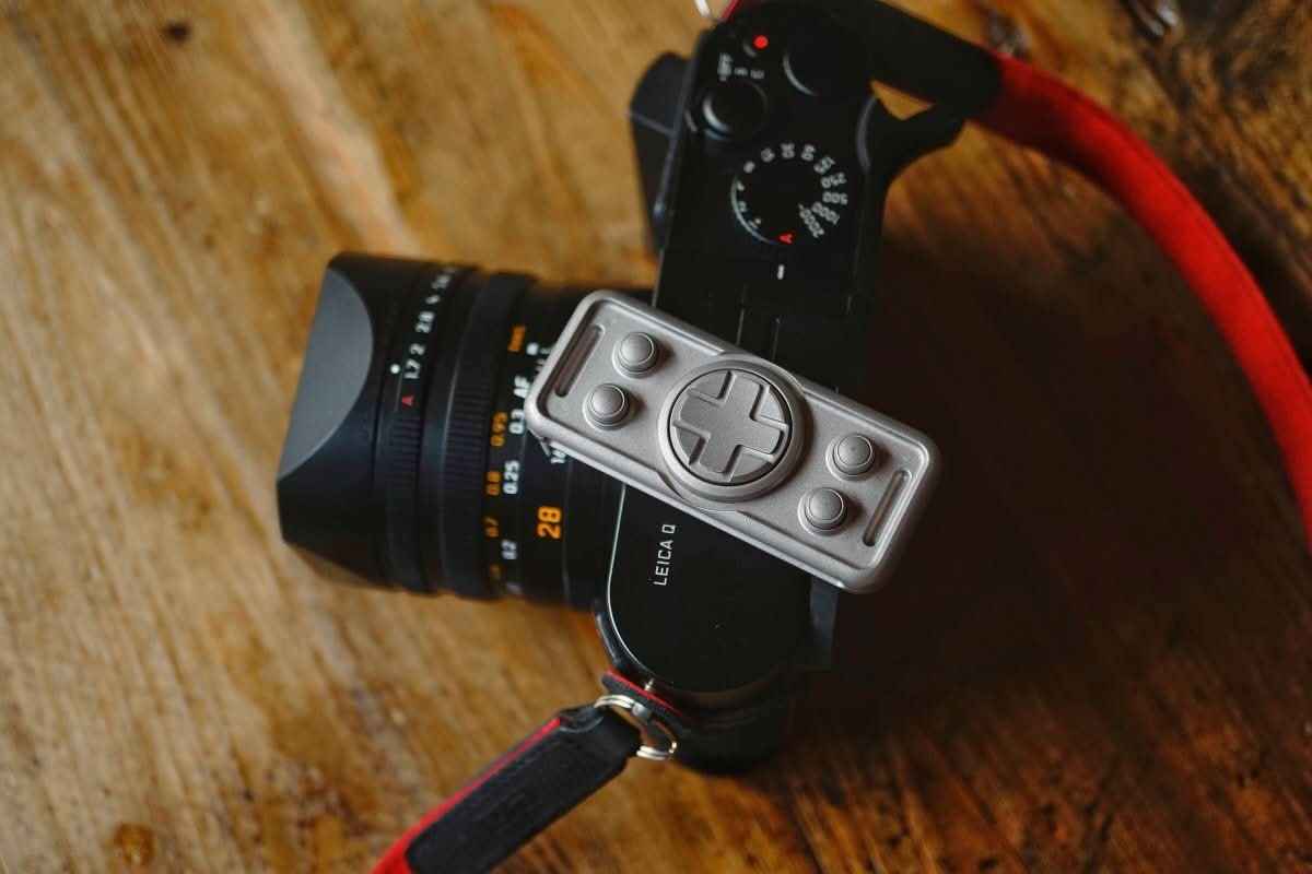 Retro Game Controller Fidget Spinner for Gamers - EDC Stress Relief Toy with Vintage Gaming Design