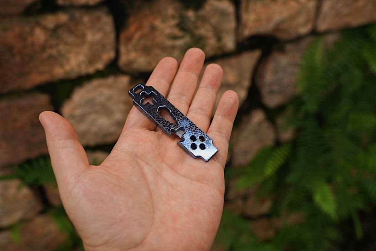 Titanium Pry Bar EDC Tool Fidget - Multifunctional Stress Relief Gadget with Burmese Rosewood Box