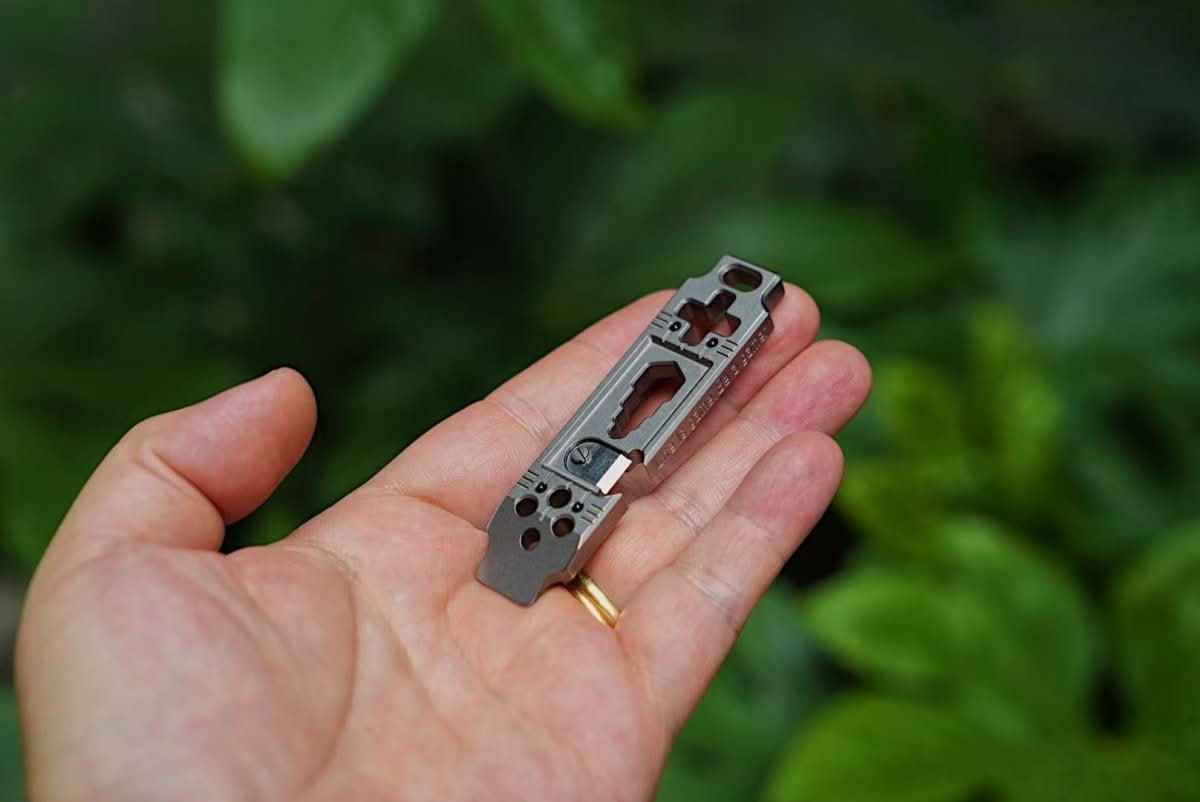 Titanium Pry Bar EDC Tool Fidget - Multifunctional Stress Relief Gadget with Burmese Rosewood Box