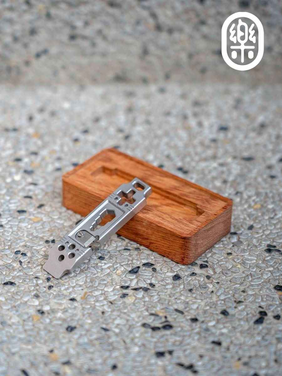 Titanium Pry Bar EDC Tool Fidget - Multifunctional Stress Relief Gadget with Burmese Rosewood Box