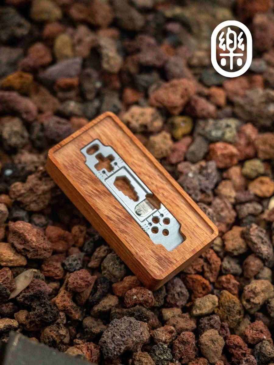 Titanium Pry Bar EDC Tool Fidget - Multifunctional Stress Relief Gadget with Burmese Rosewood Box