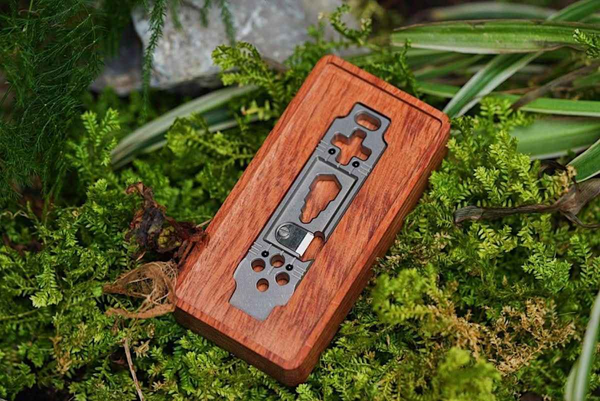 Titanium Pry Bar EDC Tool Fidget - Multifunctional Stress Relief Gadget with Burmese Rosewood Box