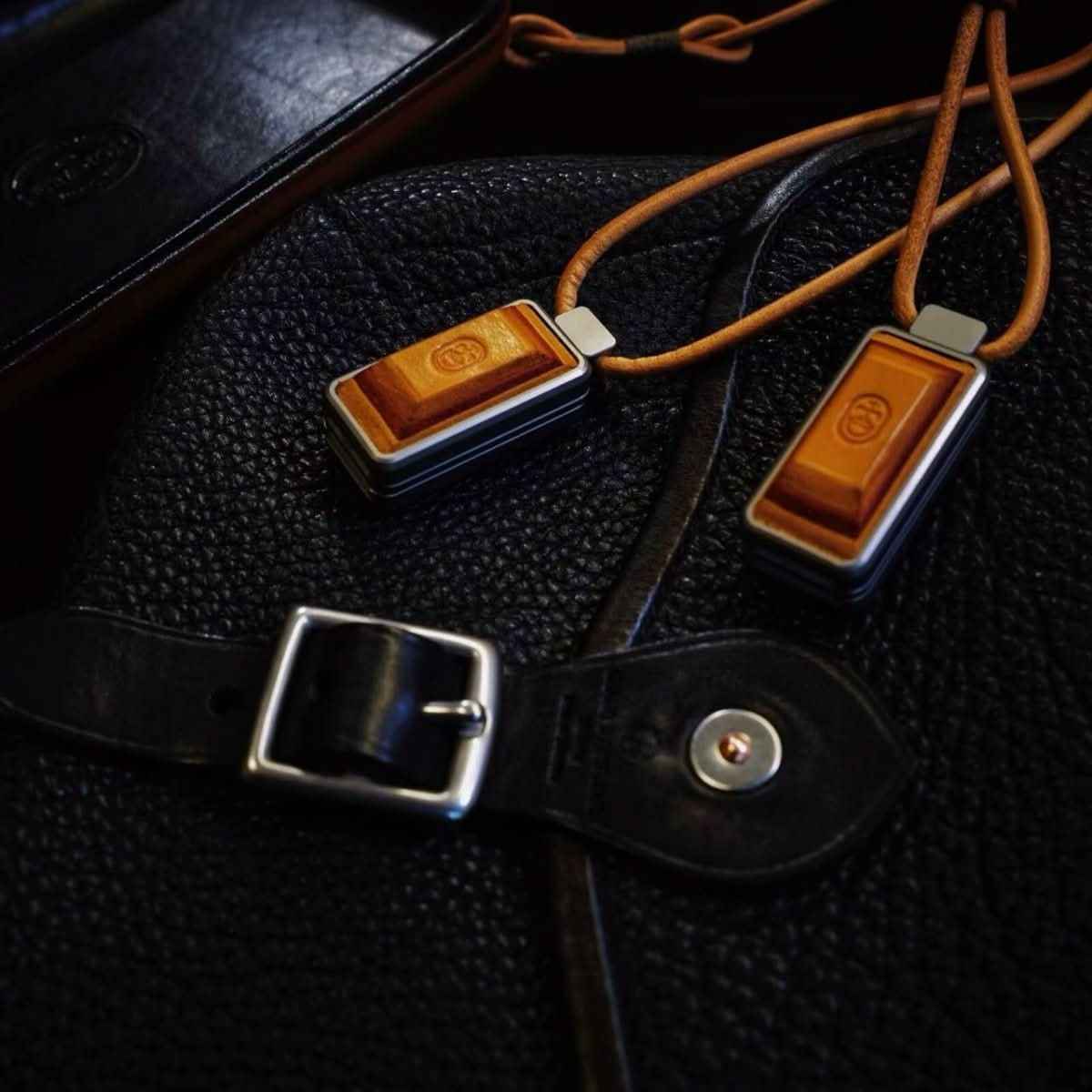 Vintage Leather & Metal EDC Slider - Auspicious 'Ji' Embossed Stress Relief Toy