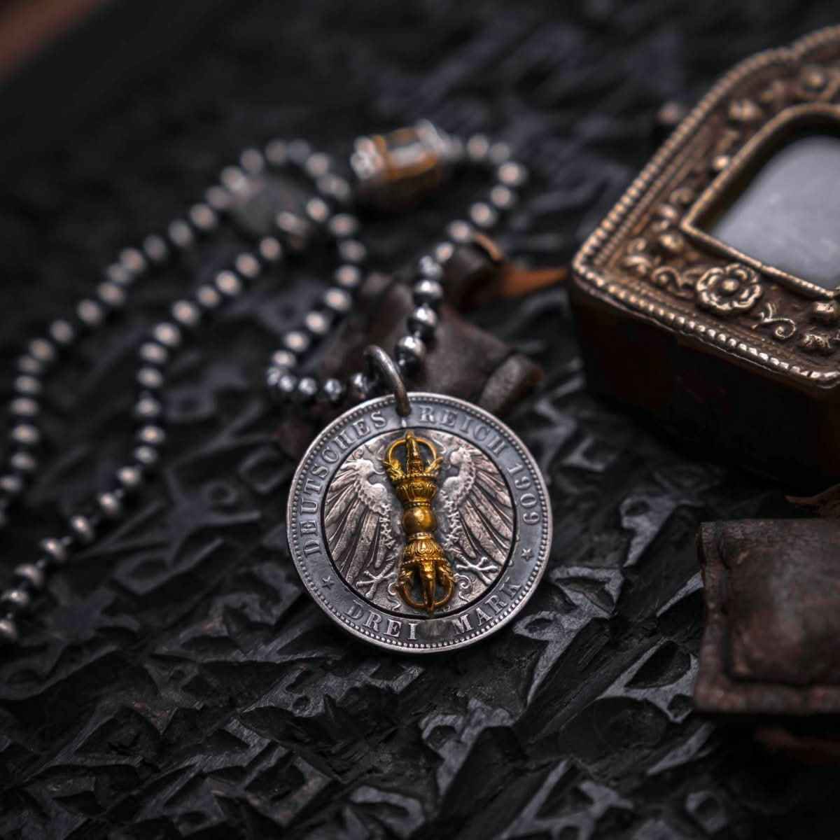 Vintage Round Hobo Coin Pendant - Men's Trendy EDC Accessory